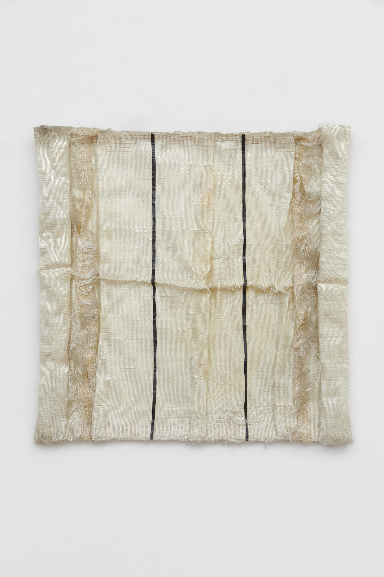 White Relief [Biały relief]