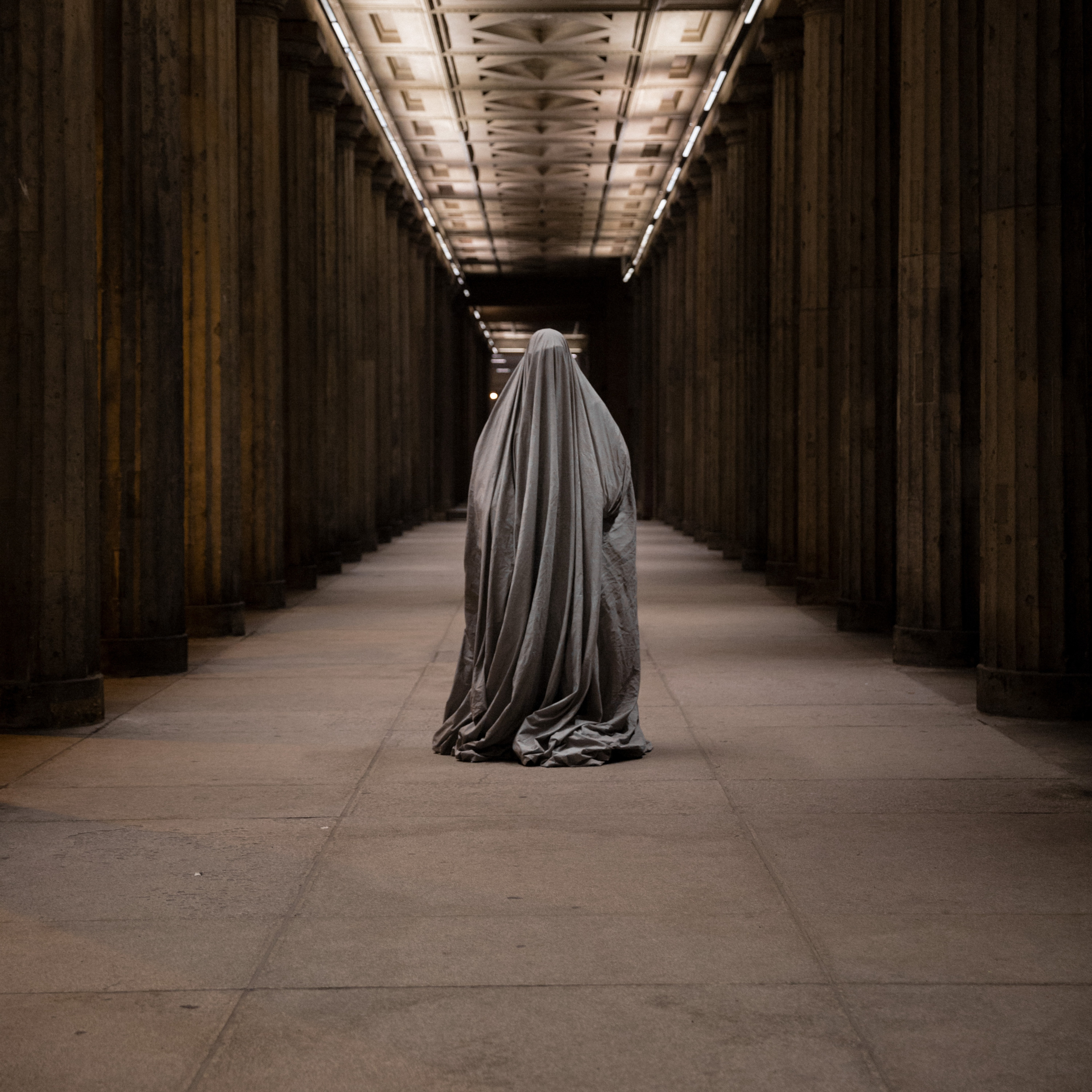 Aparición (Apparition)