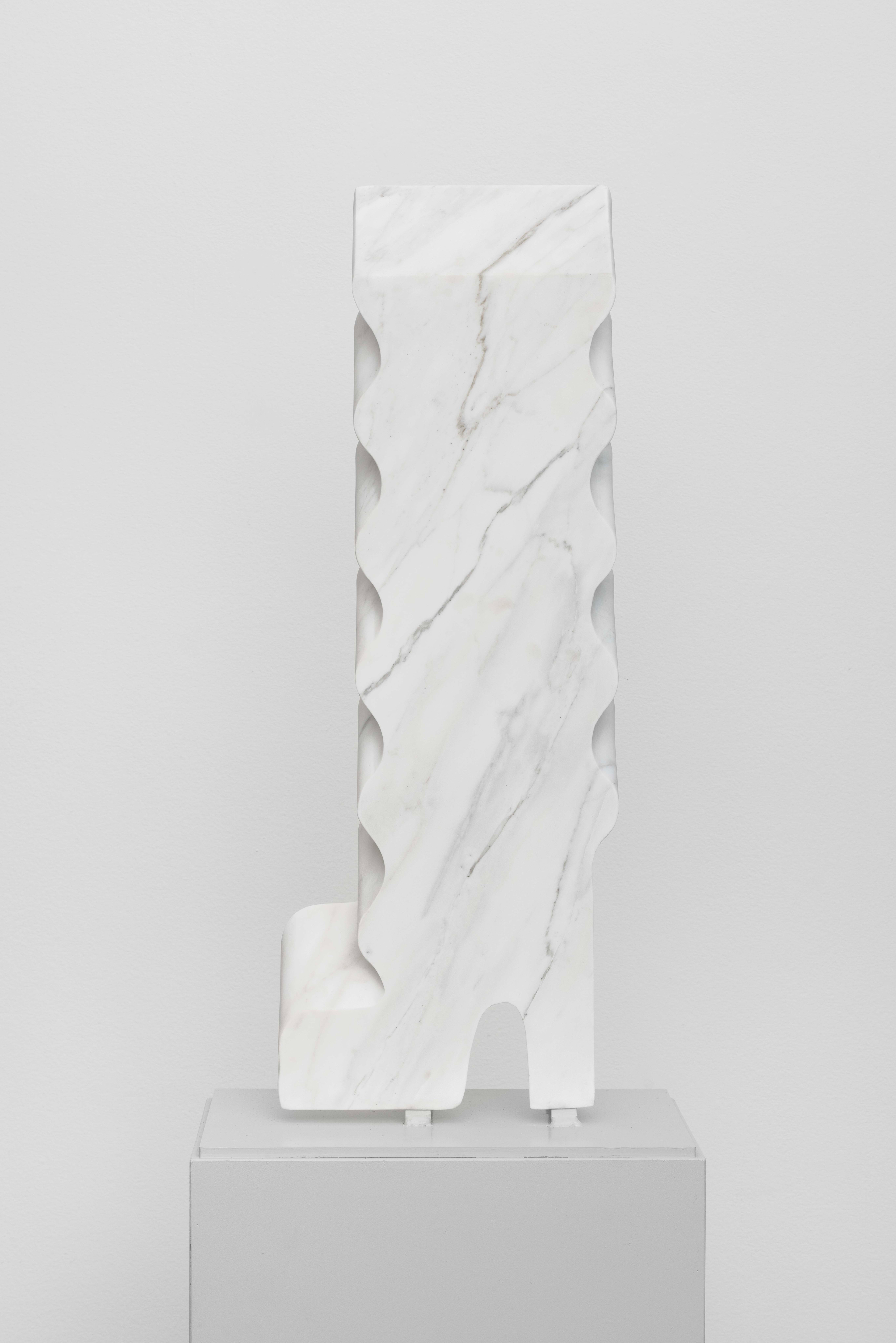 Slanted Wavy Boot (Vertical)