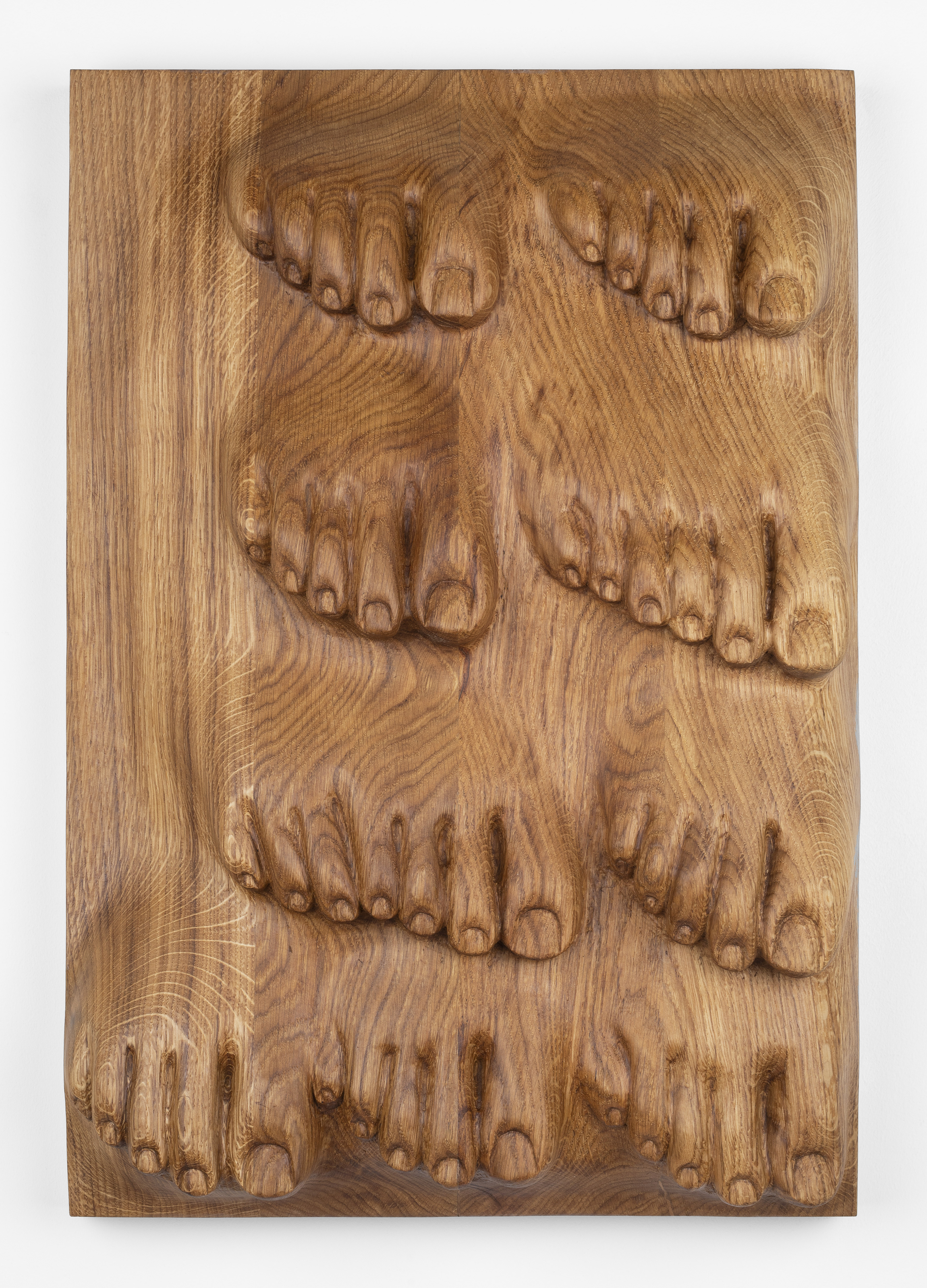 Oak relief with feet