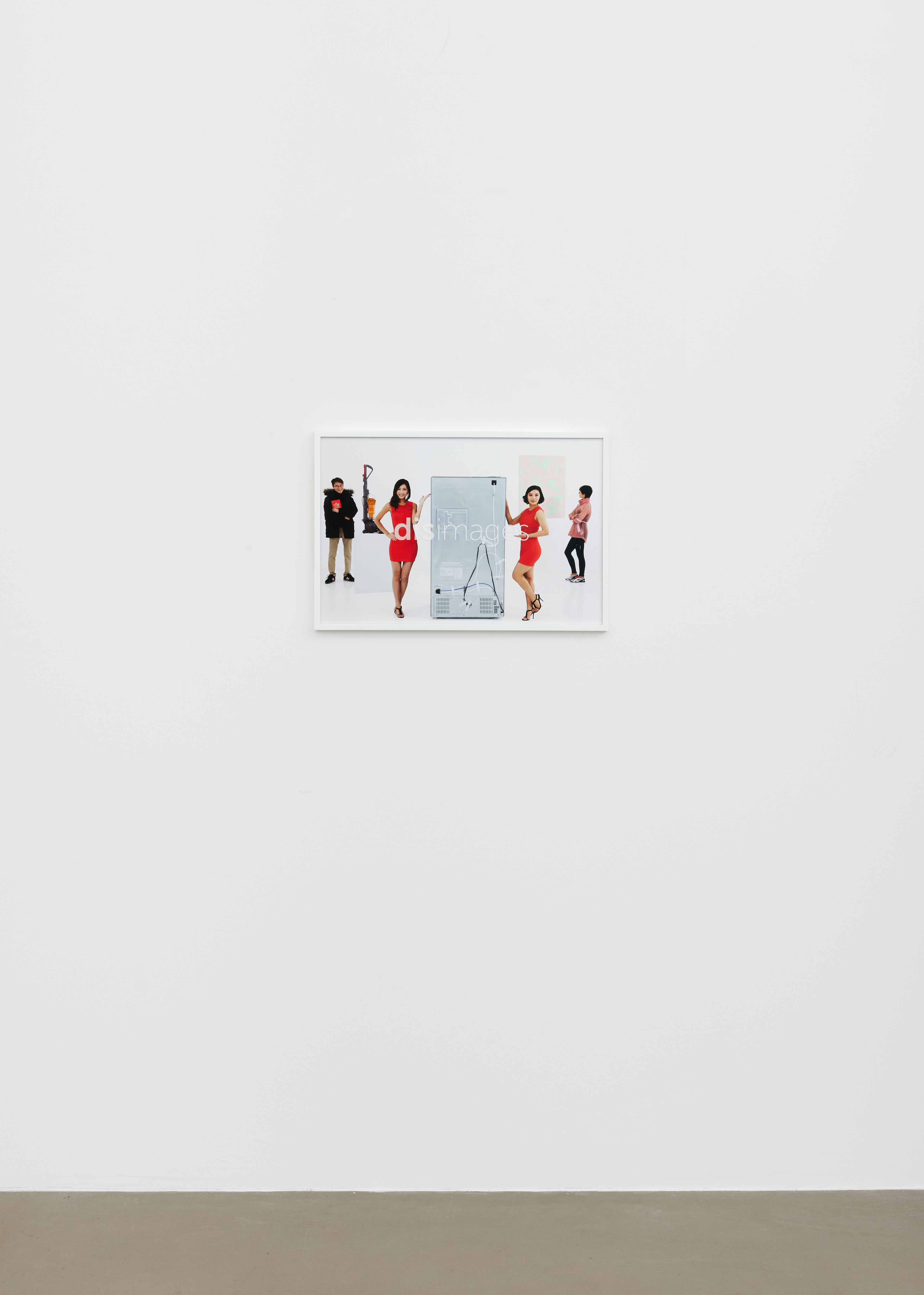 DISimages, Smiling at Art (tags: Smiling, Dyson Vacuum, Refrigerator, Korea, Gallery)