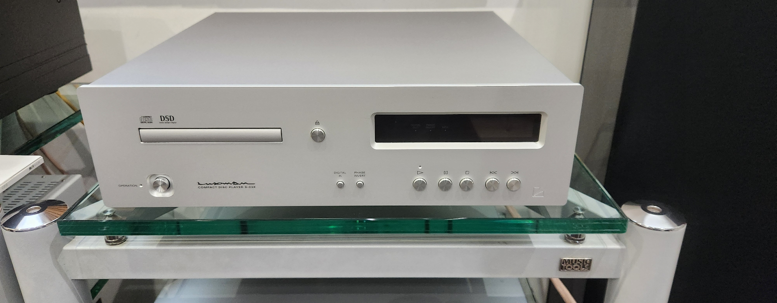Luxman D03x