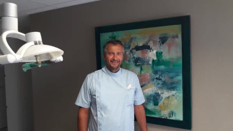 Dentiste Gaillard  . Le Docteur Vincent Gaillard Est À L�écoute De Nos Besoins, Se Préoccupe Du Détail, Explications Chirurgien Dentiste.