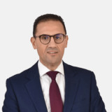 Dr NEZZAR, Ophtalmologue à Lyon