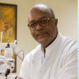 Dr D'ALMEIDA, Ophtalmologue à Angers