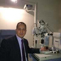 Dr Bessis, Ophtalmologue à Versailles