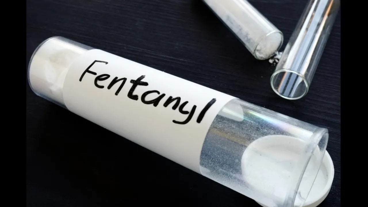 5 NJ mall employees overdose on fentanyl in parking garage