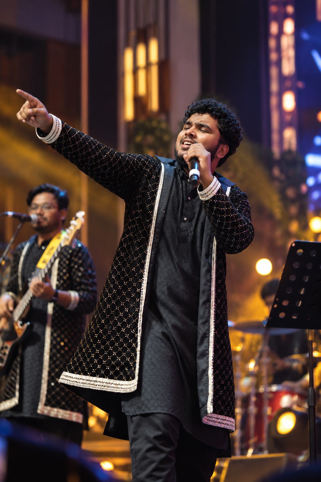 Malar, live singer in Bangalore