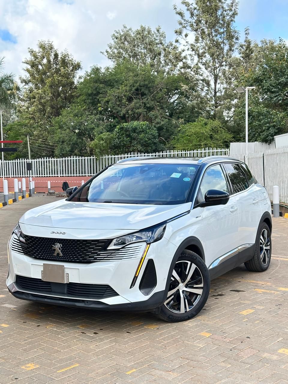 2021 Peugeot 3008 GT line thumbnail 3