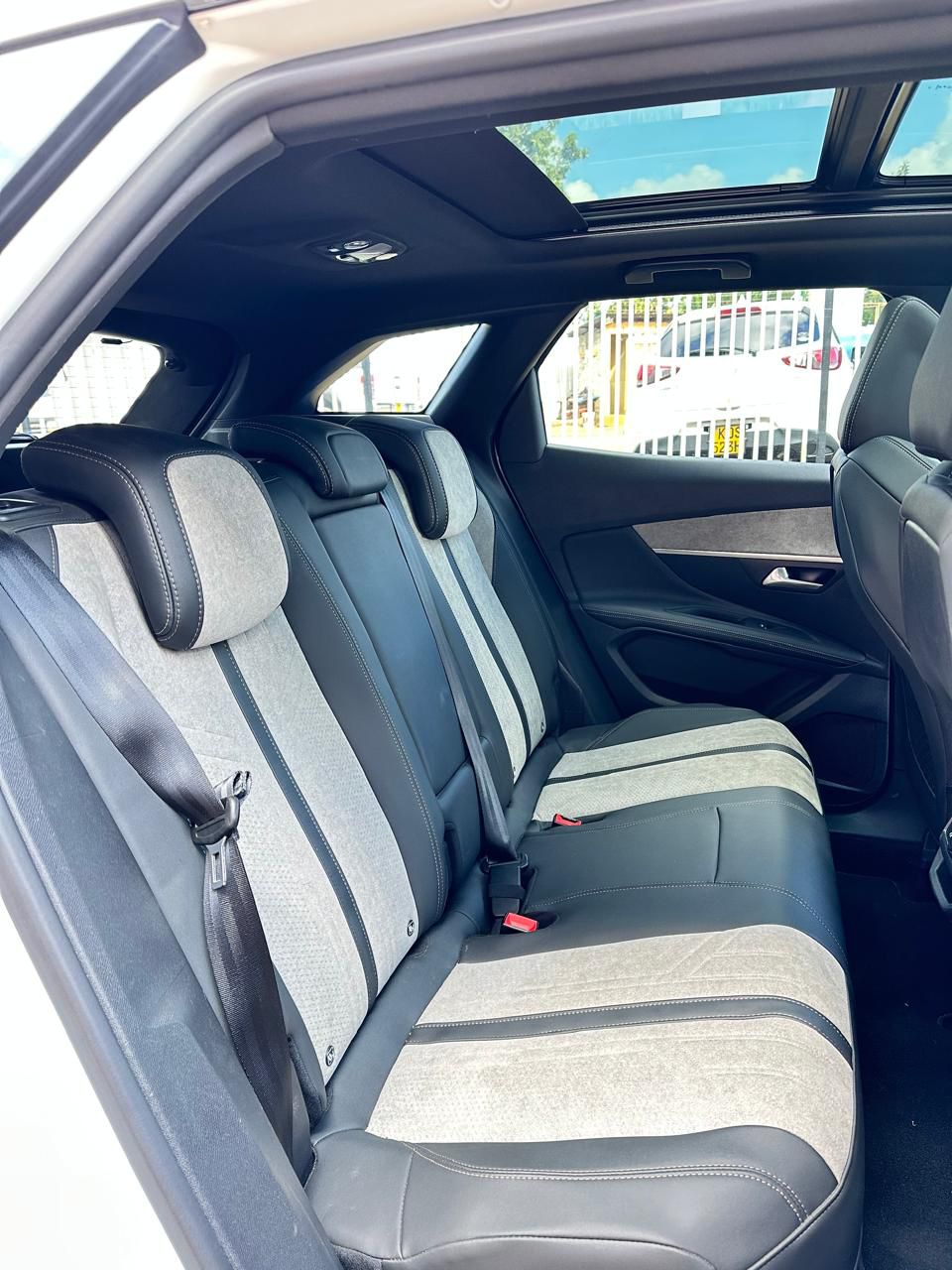 2021 Peugeot 3008 GT line thumbnail 9