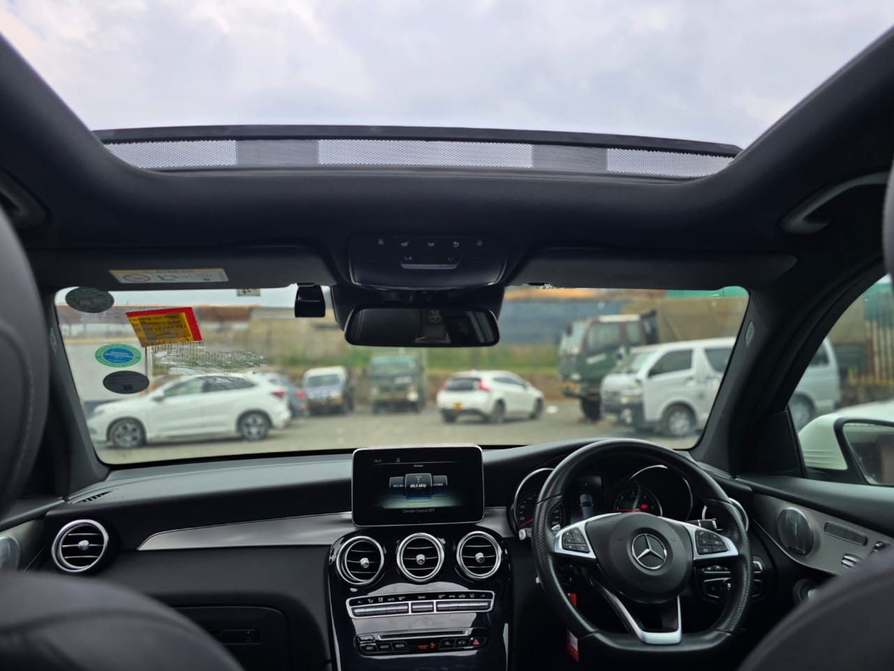 2018 Mercedes-Benz GLC 220d 4MATIC thumbnail 4