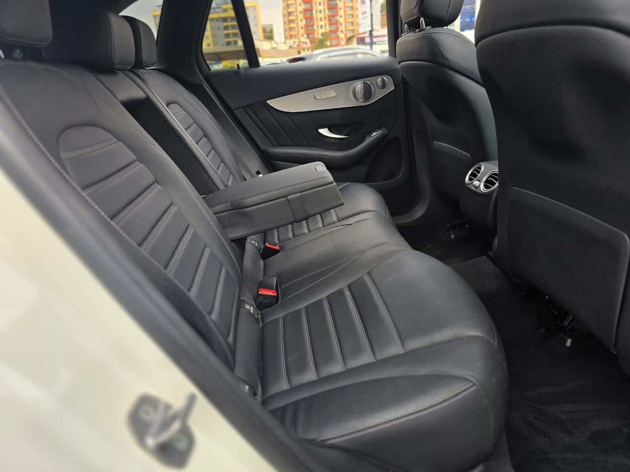 2018 Mercedes-Benz GLC 220d 4MATIC thumbnail 5