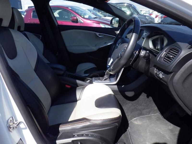 2018 Volvo V40 D4 Diesel thumbnail 3