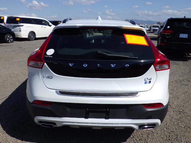 2018 Volvo V40 D4 Diesel thumbnail 8