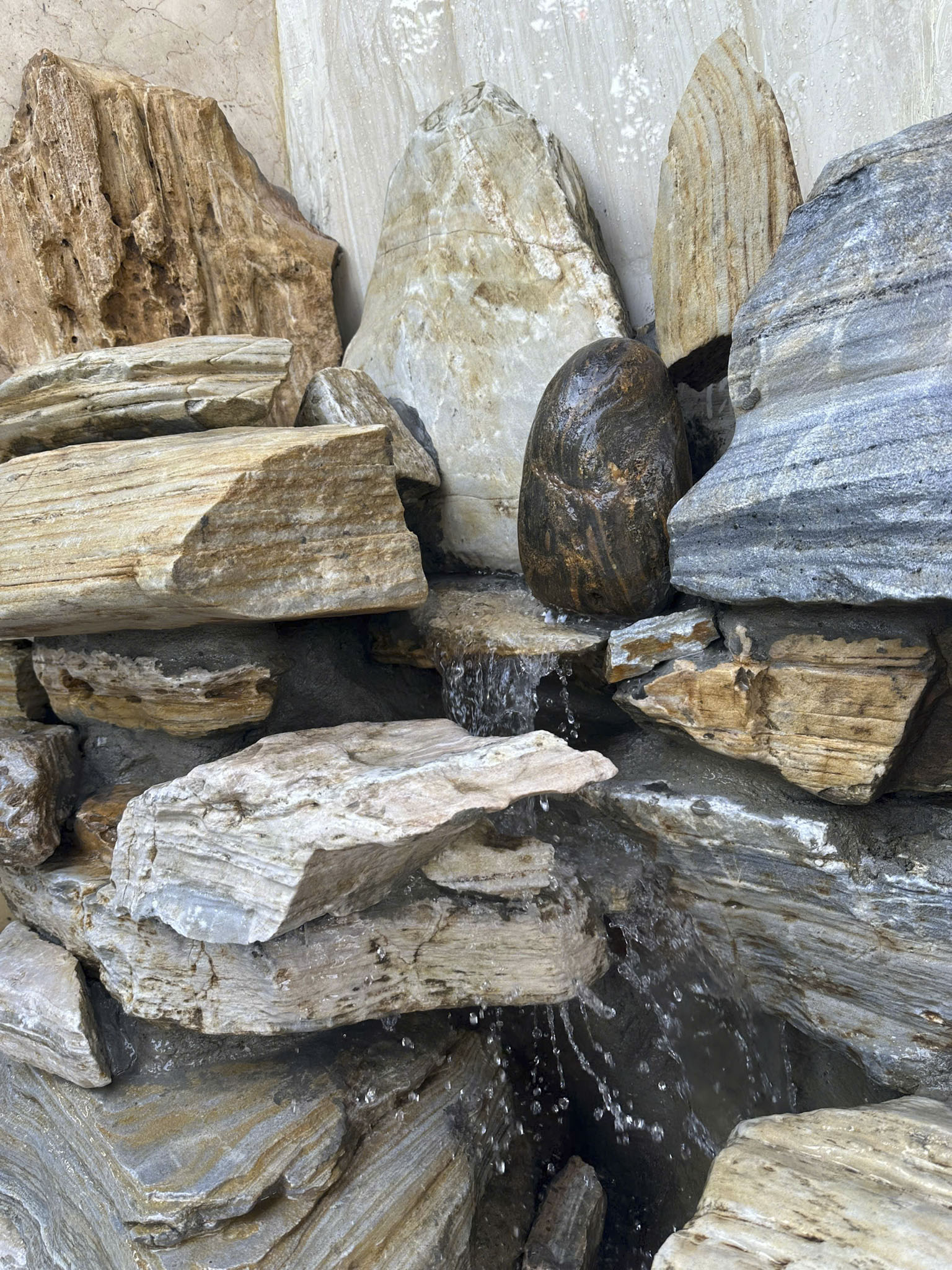 THI CÔNG THÁC ĐÁ SÂN VƯỜN ĐÀ NẴNG – ĐIỂM NHẤN ĐÁ CỔ THẠCH TẠI NAM VIỆT Á