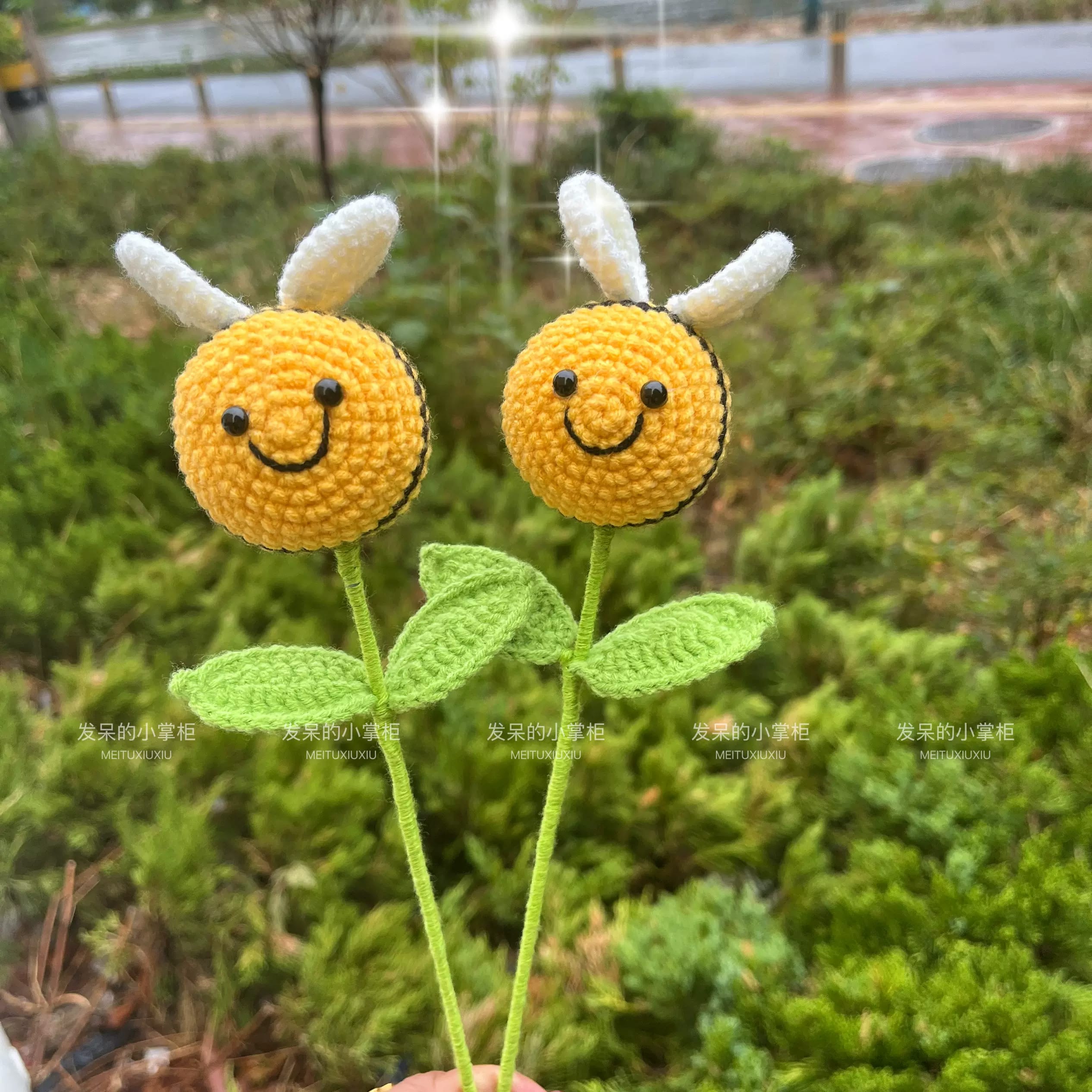 小蜜蜂花枝花束