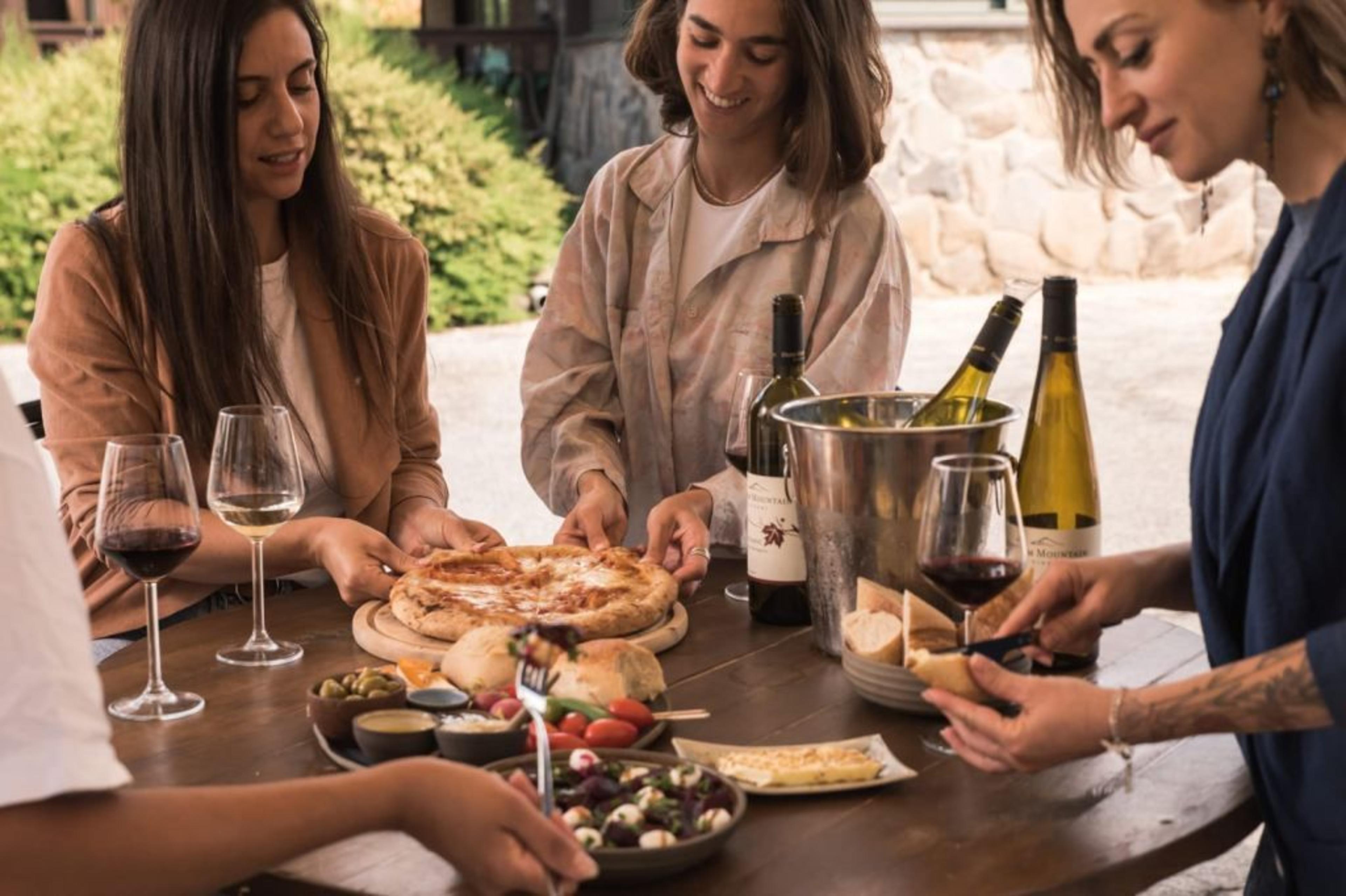 טעימות ביקבים מקומיים ואירוח בבתי הארחה לסוגיהם, בגולן