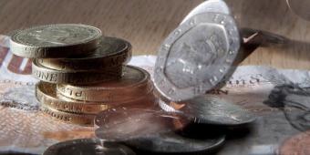 'Don't expect a pay rise in 2014'