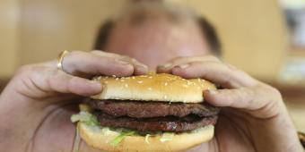 Opposition leaders join forces to urge ministers to back junk food crackdown