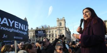Labour MPs condemn party leadership over anti-Semitism definition row