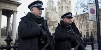 Police accuse Theresa May of ‘downright lie’ on pay hike claim