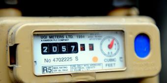 Government introduces bill to cap high-cost energy tariffs