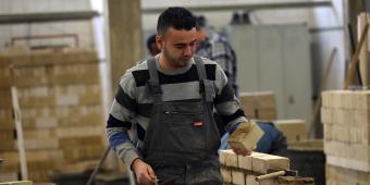 Apprenticeships still have an image problem – report