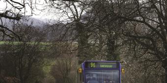 We will draw up a new social contract for transport that benefits the public, the economy and the environment