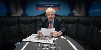 Top UK diplomat quits with attack on government 'peddling half-truths’ on Brexit