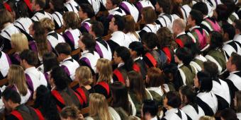 Let foreign students work in the UK for two years after graduation, says former universities minister