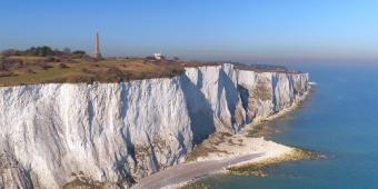 UK to hold talks with France over migrant Channel crossings
