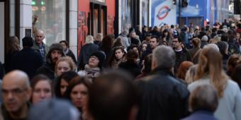 Summer surge boosts consumer spending