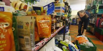 Scrap the benefits freeze or force half a million more into poverty, says thinktank
