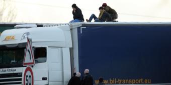 Truck drivers repeat demand for French military at Calais