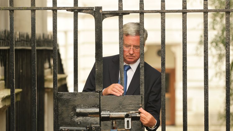 Nuclear welcome for Fallon