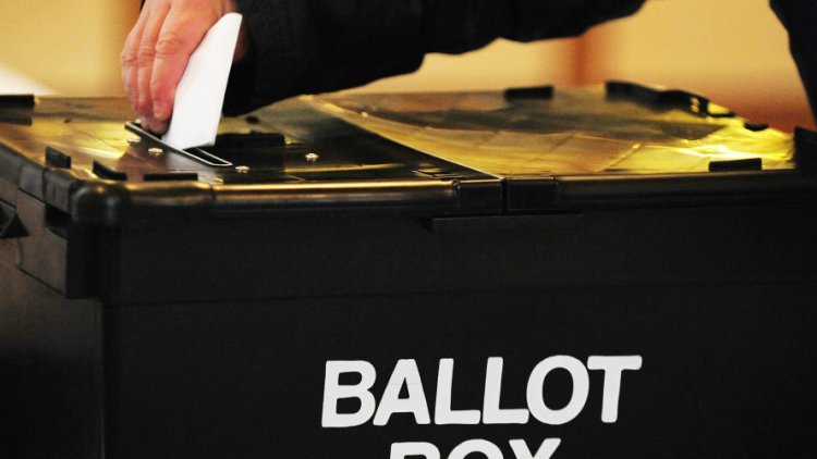 Theresa May would have kept Commons majority under new boundary proposals, study says