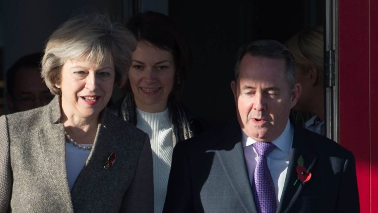 Split emerges between Theresa May and Liam Fox over post-Brexit customs union with EU