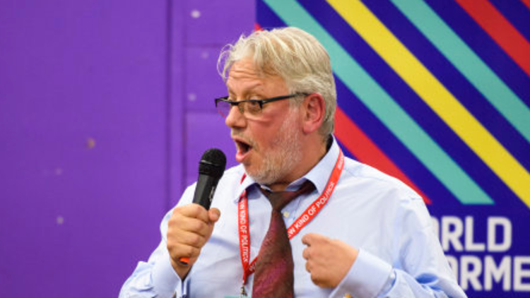 Centrist Labour MPs threaten to quit party if they are deselected