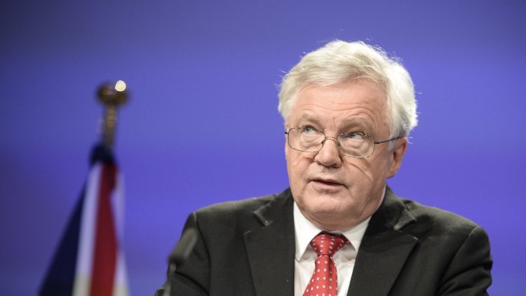 David Davis 'steps up preparations for no deal Brexit' as May calls for new 'dynamic' from EU