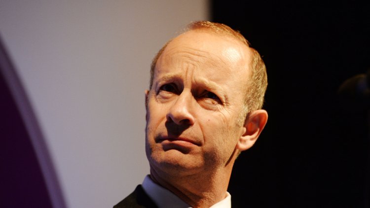 Fresh Ukip crisis as party passes 'no confidence' vote in leader Henry Bolton