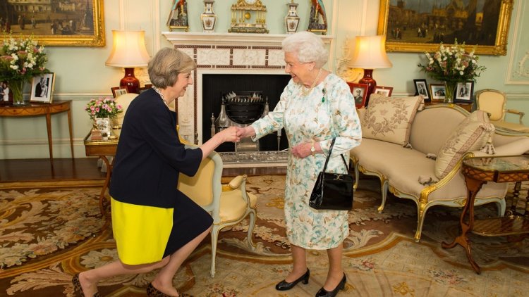 Theresa May angered Buckingham Palace by misleading Queen over DUP deal - report