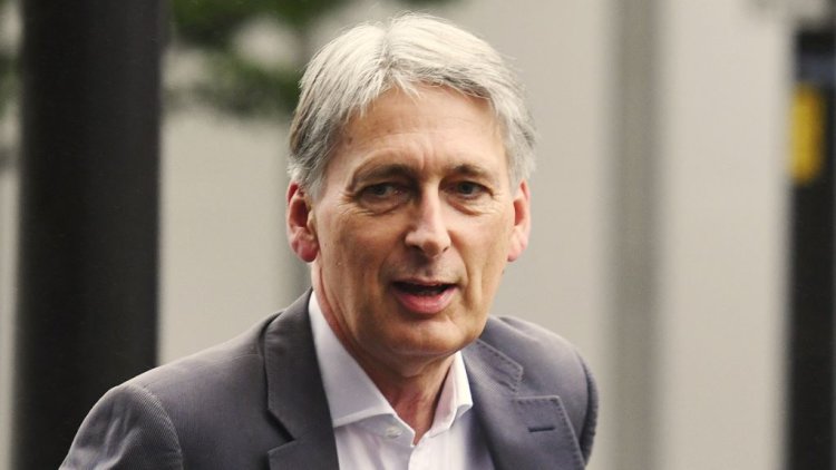 Philip Hammond rejects calls for cash to be set aside for 'no deal' Brexit