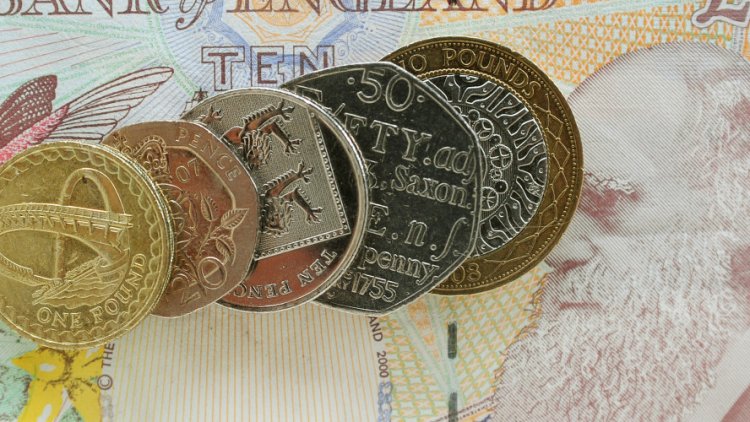 Give £10,000 to all 25-year-olds to ease strain between generations - report