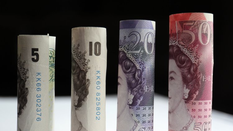 Pre-Budget boost for Philip Hammond as UK economic growth up by 0.4%