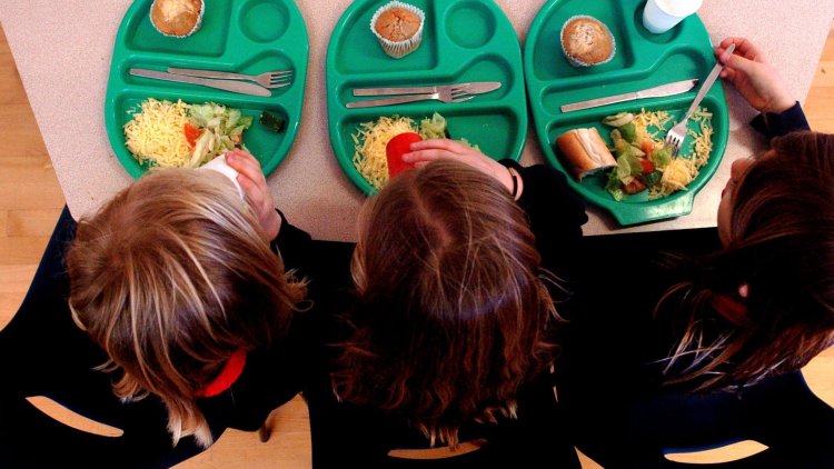 British school children ‘showing growing signs of poverty’, head teachers warn