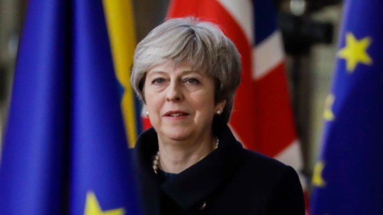 Pressure grows on Theresa May as Tory rebels line up to back customs union bid