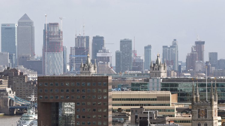 Clamp down on 'alpha male' bonus culture, MPs warn City