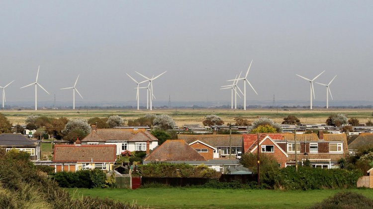 Government set to reverse Cameron-era ban on onshore wind farm subsidies