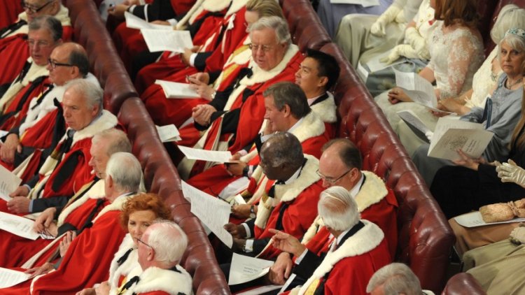 Theresa May to ‘create a dozen new peers to see through Brexit bill’