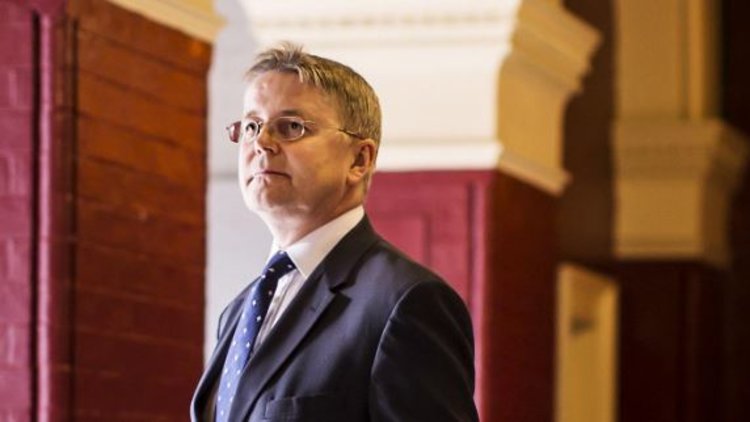 Theresa May pays tribute to 'exemplary' Sir Jeremy Heywood as top civil servant steps down on health grounds